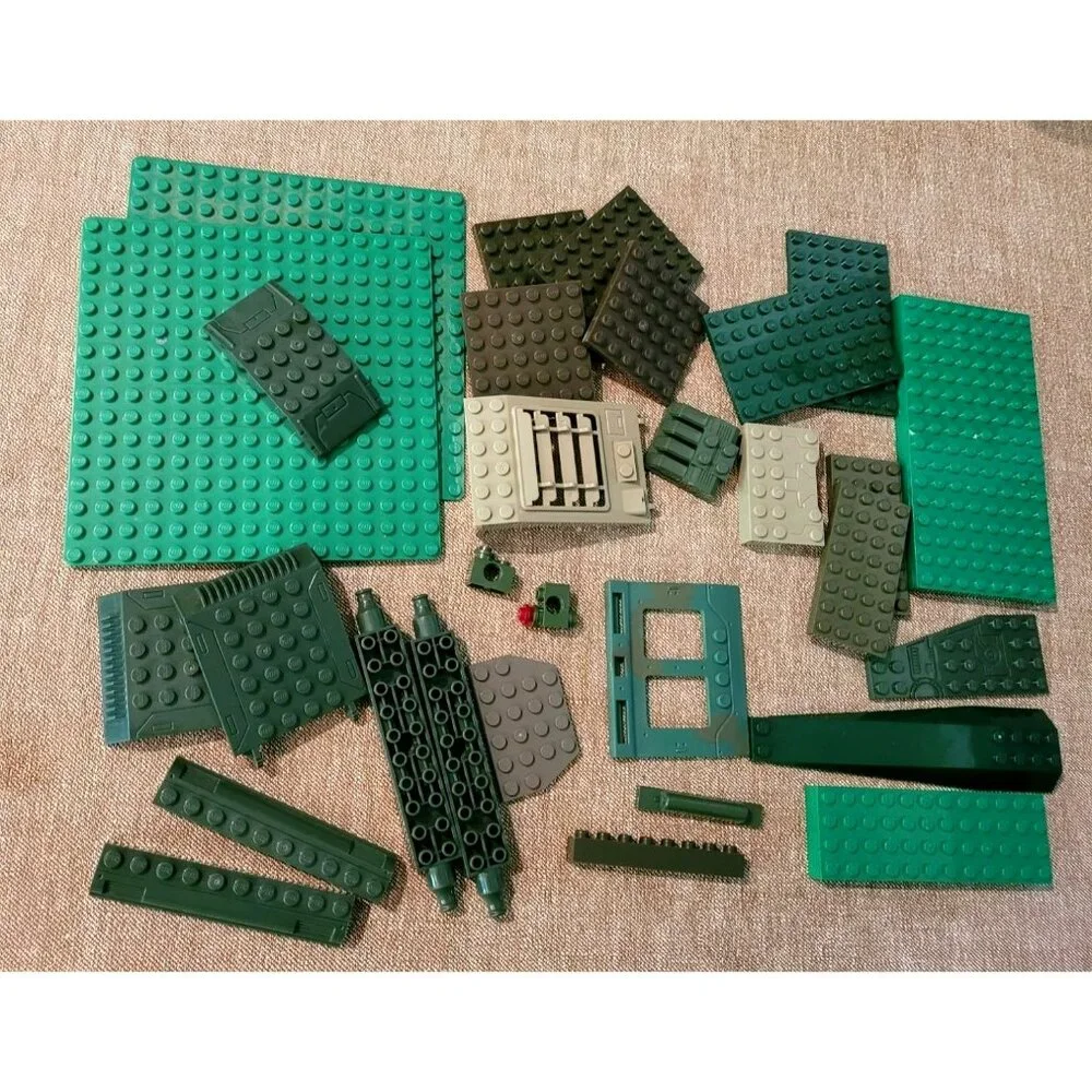 Lego and Lego Compatible Parts and Building Pieces Toys Multi-Colored Lot JH724